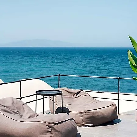 Colombos Beachfront 3*