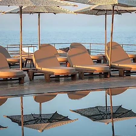Colombos Beachfront 3* イア