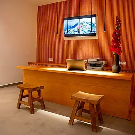 ホテル Colombos Beachfront イア