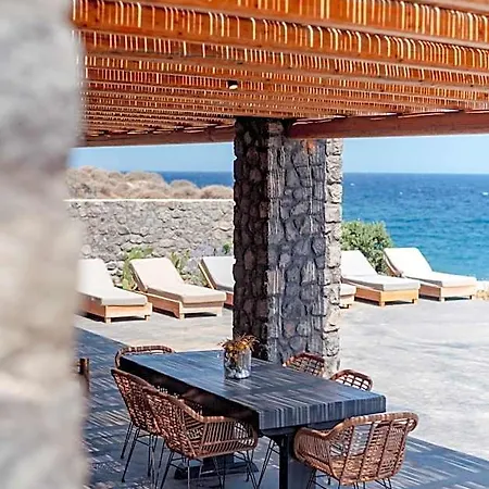 Colombos Beachfront ホテル