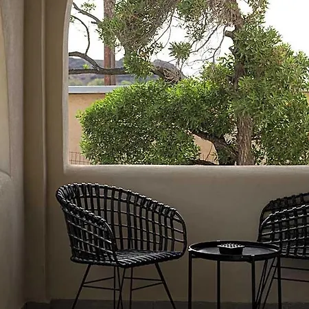 Colombos Beachfront ホテル
