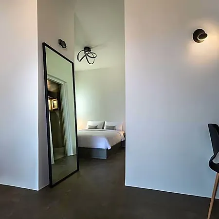 Colombos Beachfront ホテル